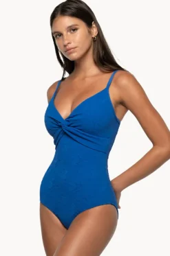 Amelius Kate One Piece|Nip Tuck