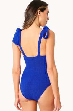 Crinkle Classic Square Neck One Piece|Une Piece