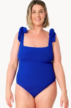 Crinkle Classic Square Neck One Piece|Une Piece