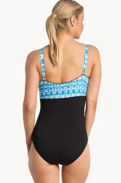 Dynasty Splice One Piece|Poolproof Best