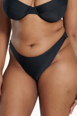 Plain 90's Brief|Raq Apparel Sale