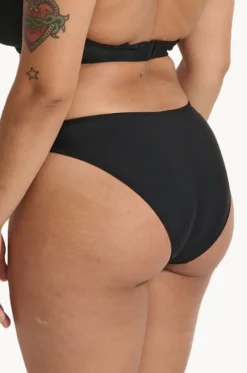 Plain 90's Brief|Raq Apparel New