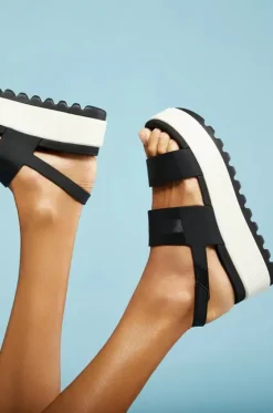 Water Vista Higher Sandal|Reef Best